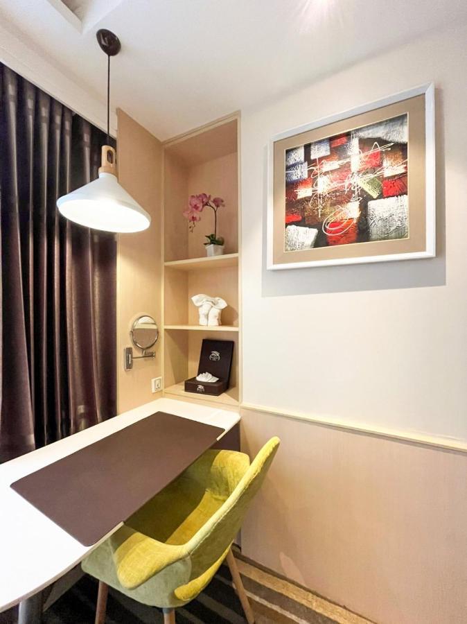 The Bazaar Hotel Бангкок Экстерьер фото