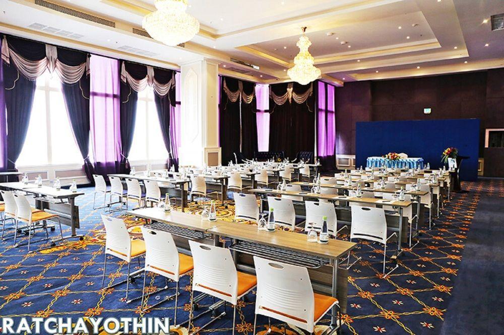 The Bazaar Hotel Бангкок Экстерьер фото