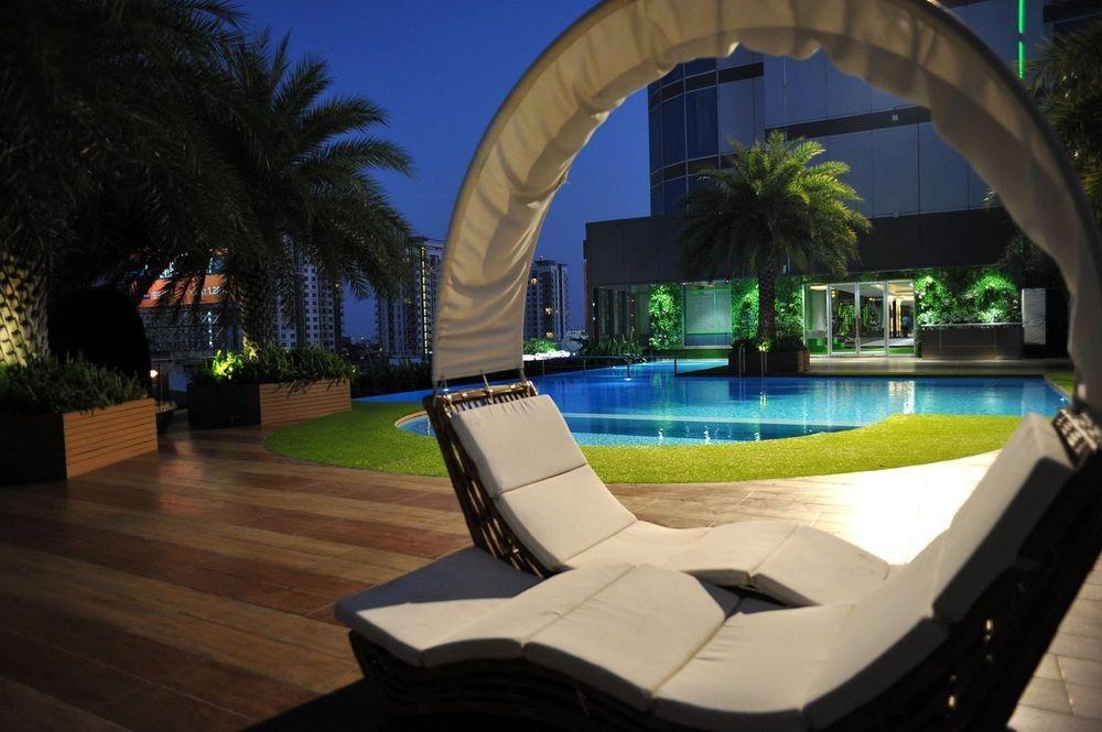 The Bazaar Hotel Бангкок Экстерьер фото