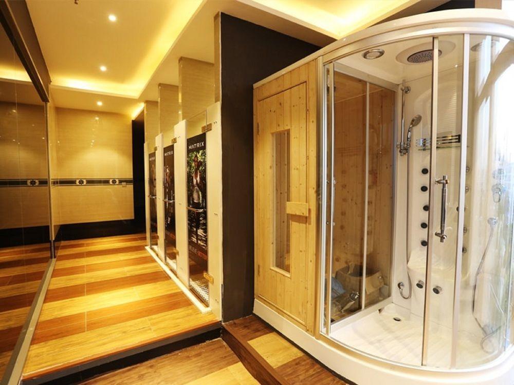 The Bazaar Hotel Бангкок Экстерьер фото