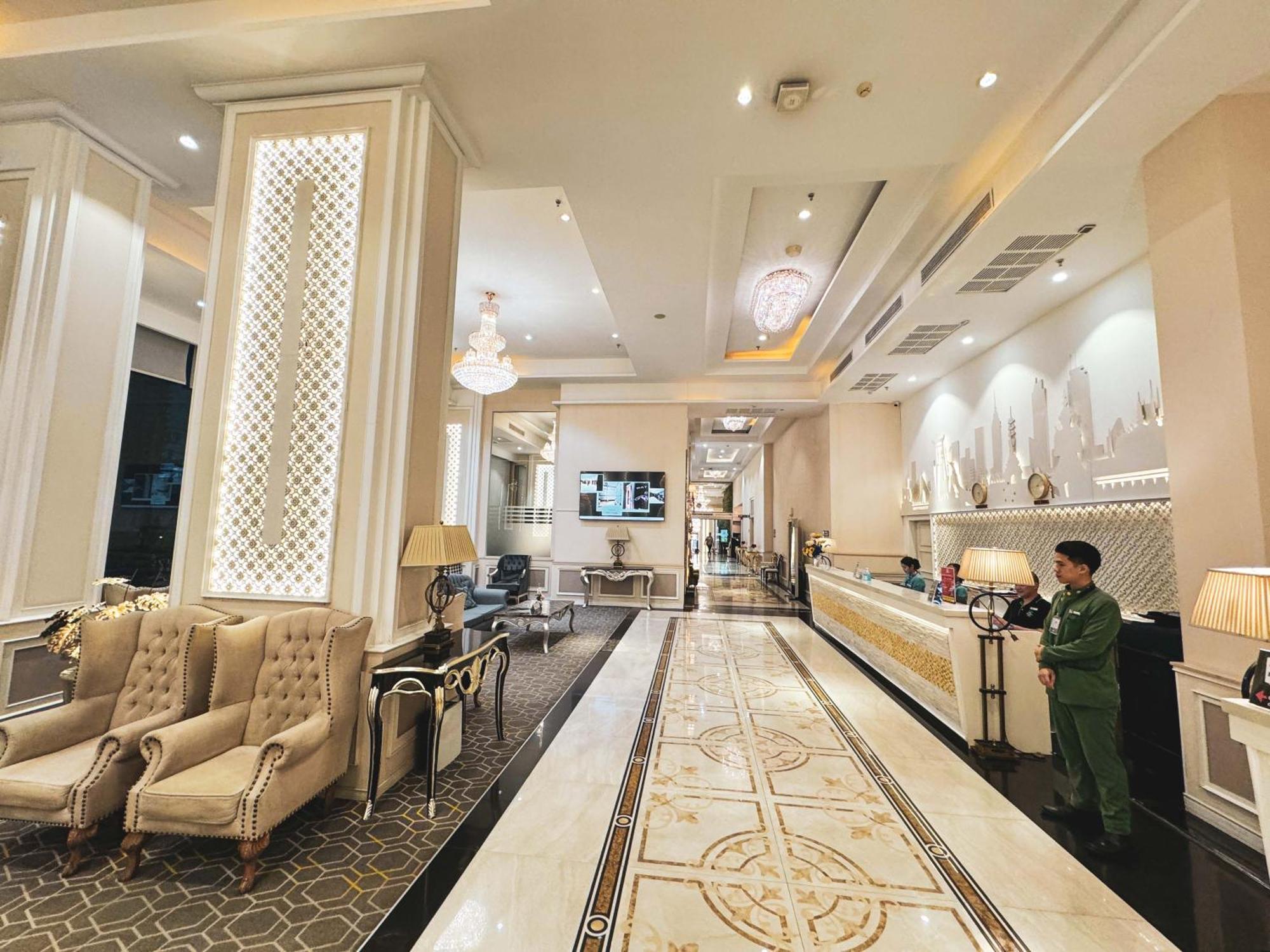 The Bazaar Hotel Бангкок Экстерьер фото