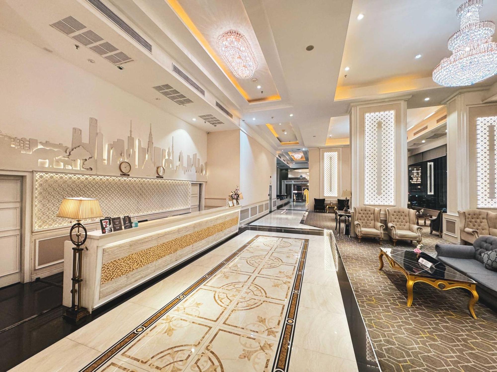 The Bazaar Hotel Бангкок Экстерьер фото