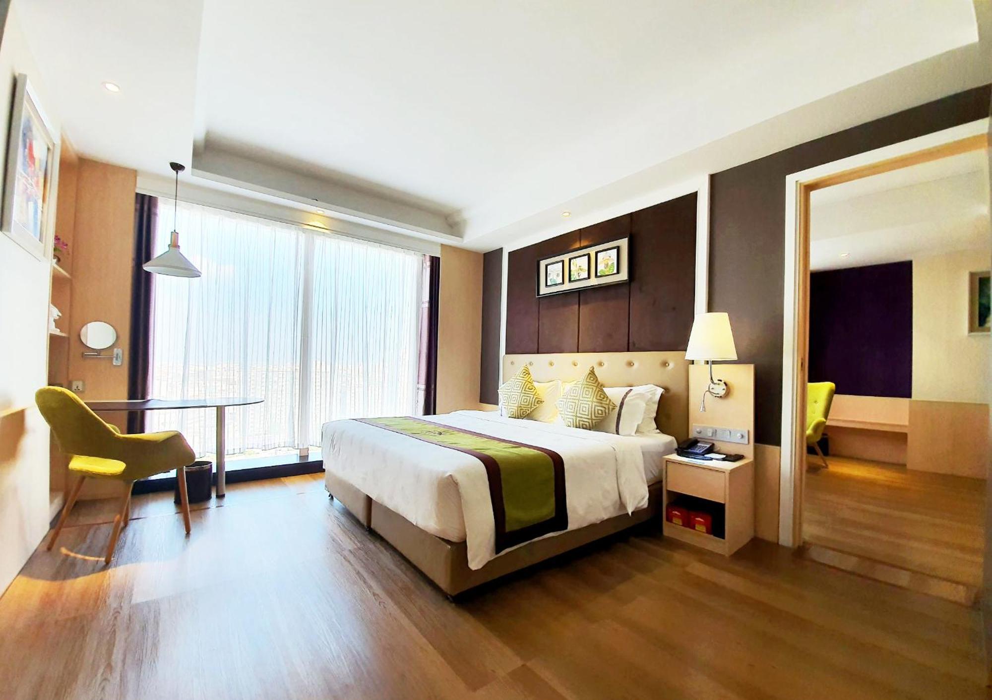 The Bazaar Hotel Бангкок Экстерьер фото